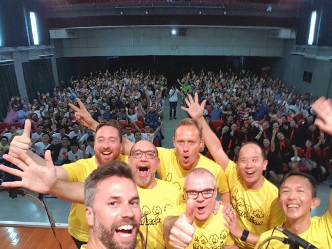 Selife with the audience in Hong Kong